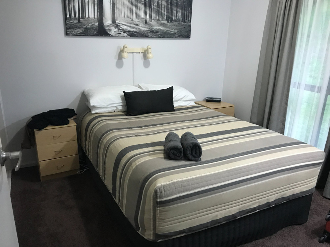 巴望谷山庄主图