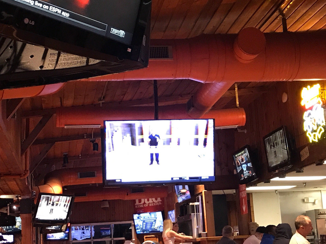Hooters