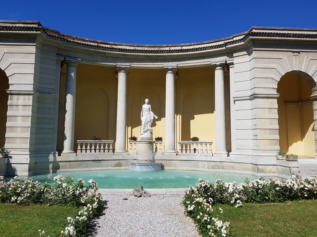 Palazzo Paulucci-弗利必去景点