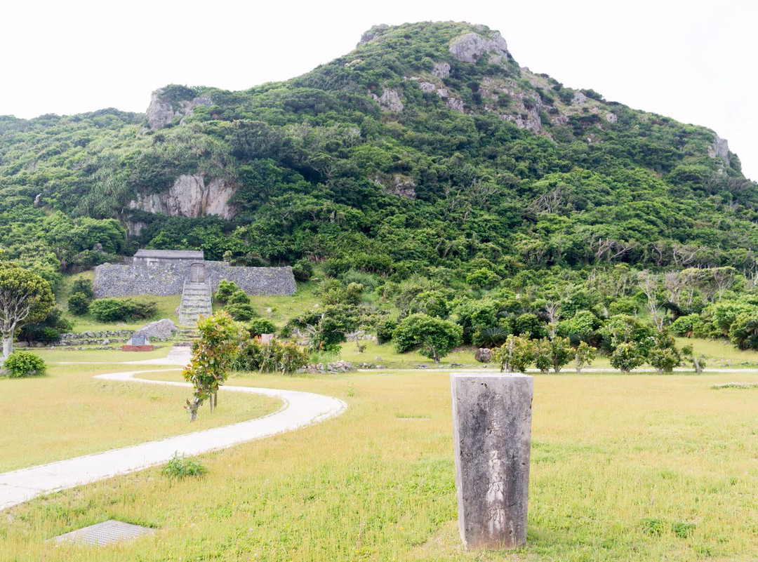 Izena Castle Ruins景点图片