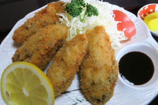 民宿 かき浜 食事処