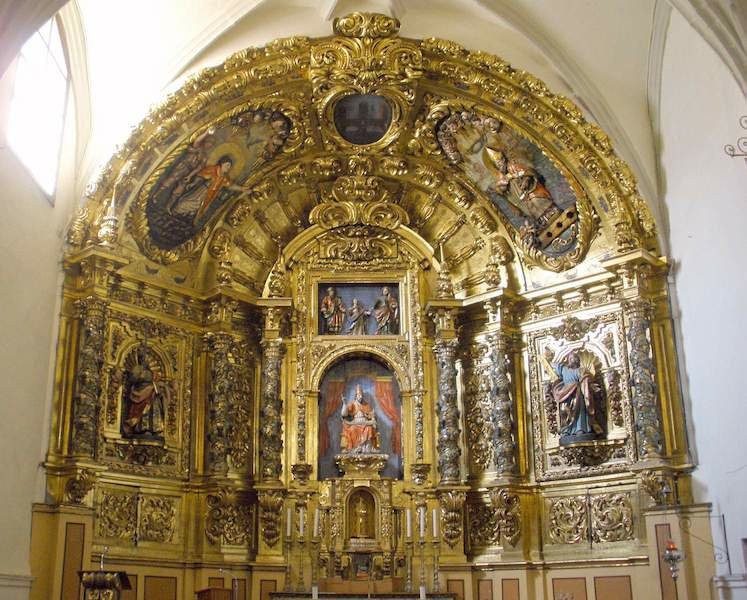 Puente la Reina旅游景点-Iglesia de San Pedro Apostol