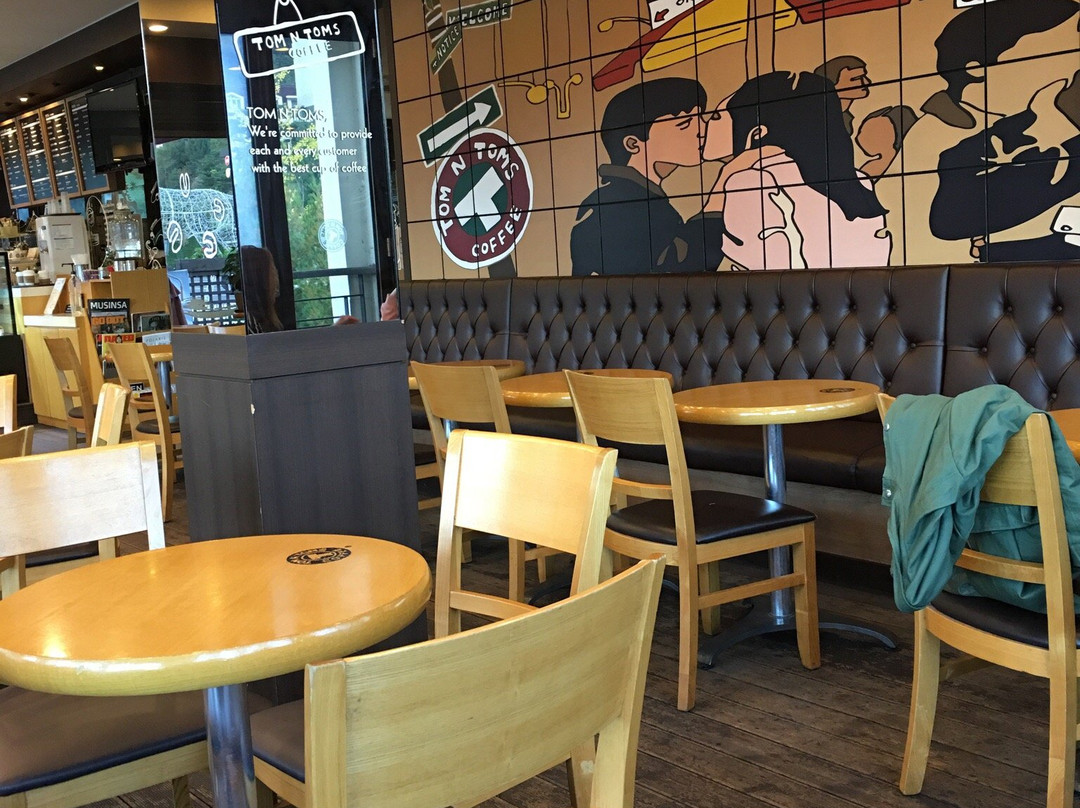 茂朱郡餐馆和美食-Tom N Toms