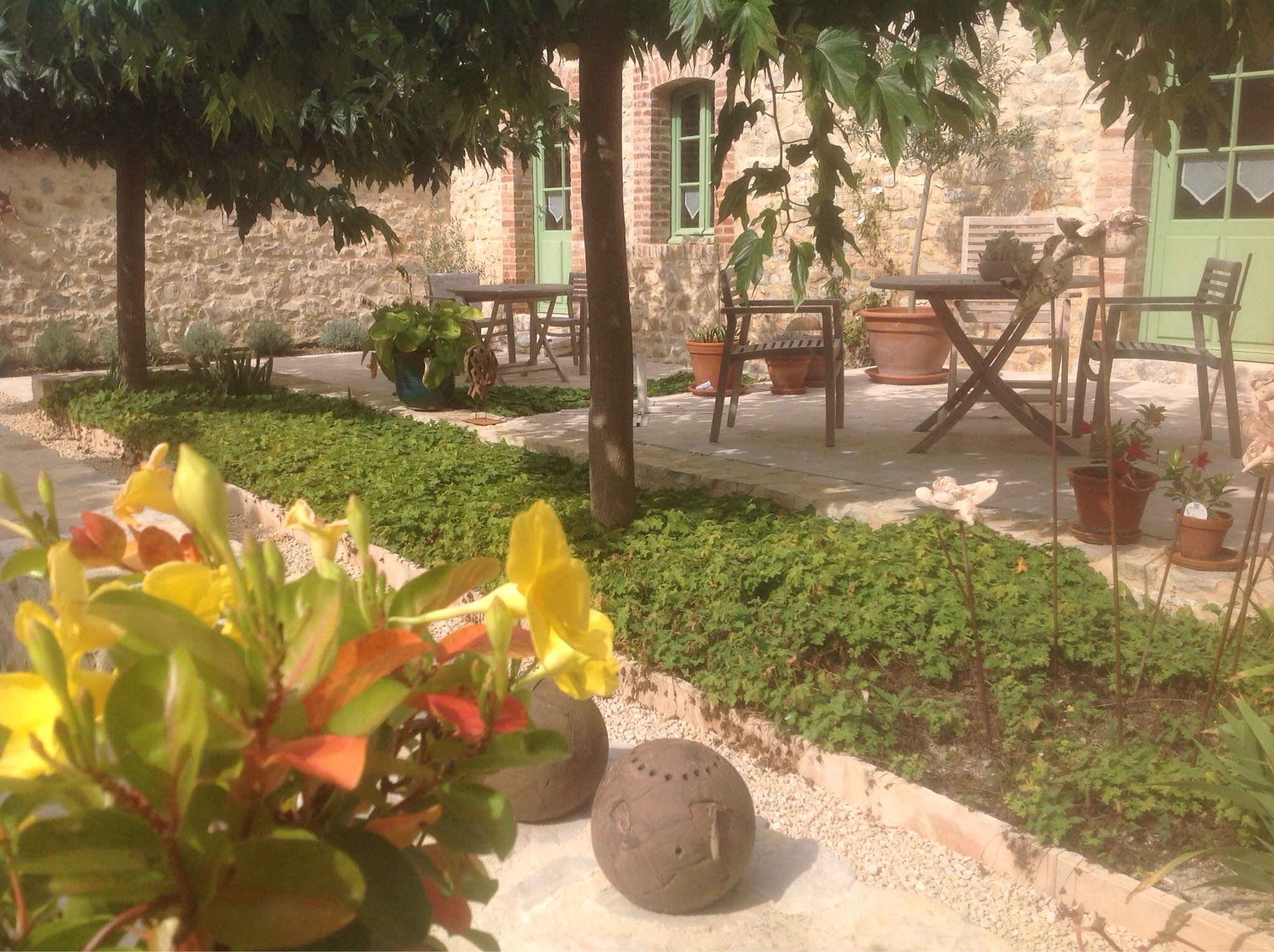 Aux Parfums des Garrigues-官方