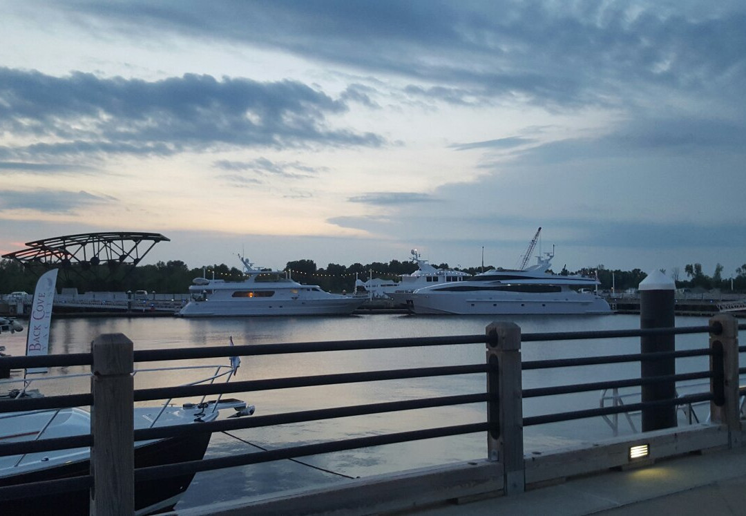 Port City Marina景点图片