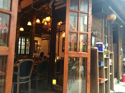 漫步者-上海市必去景点