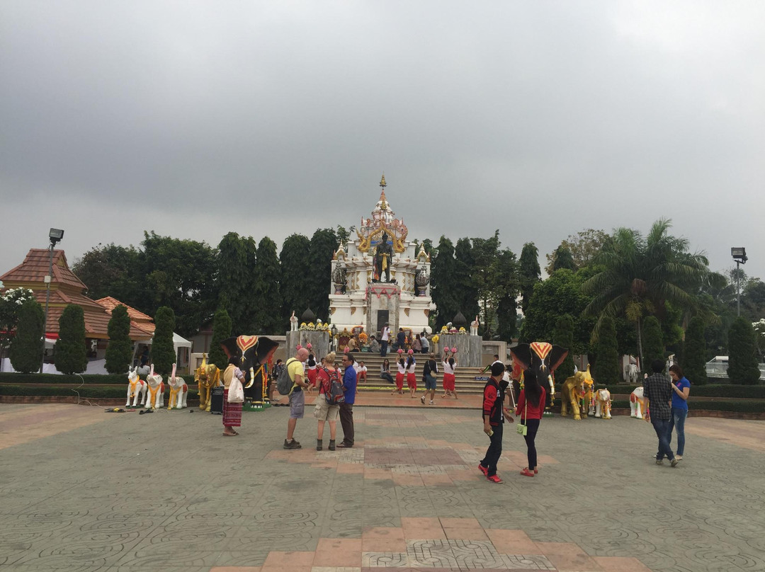 Pho Khun Pha Mueang Memorial景点图片