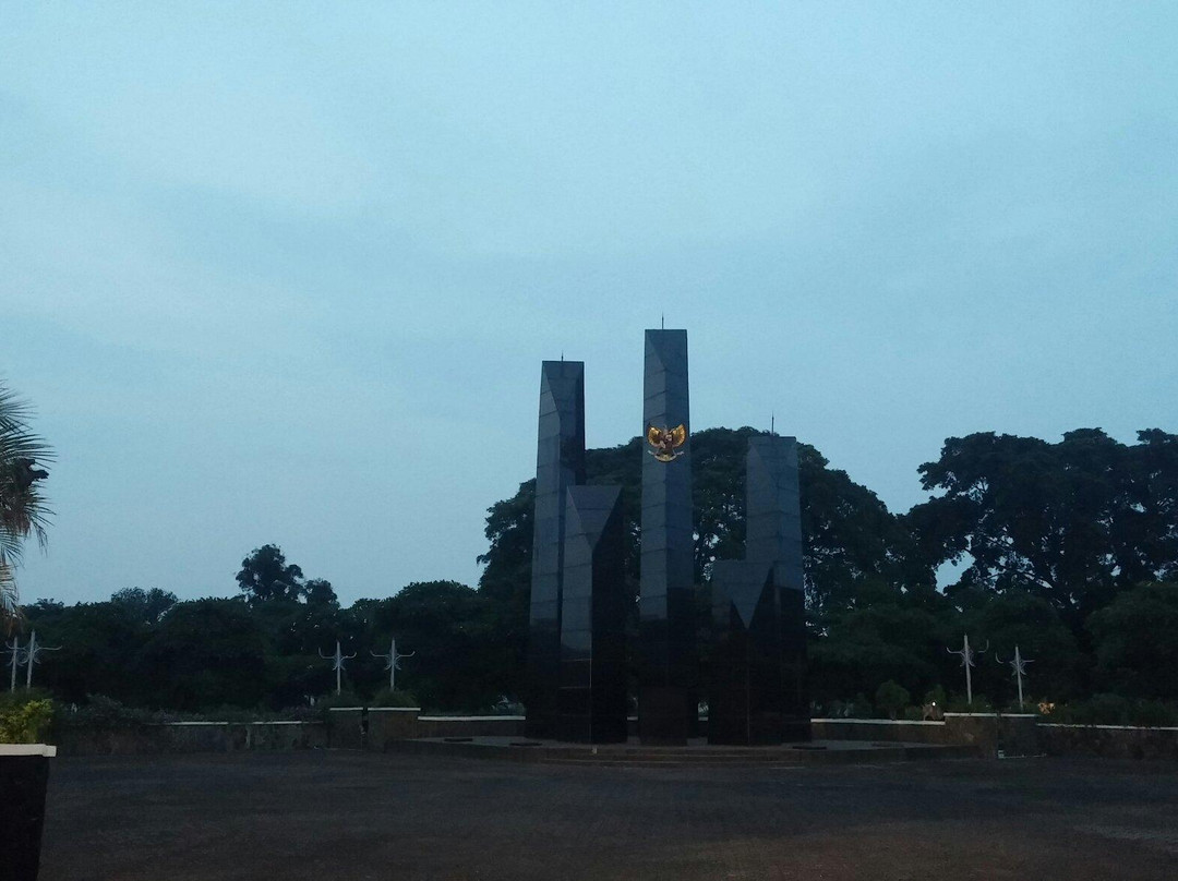 Taman Makam Pahlawan-勿加泗必去景点