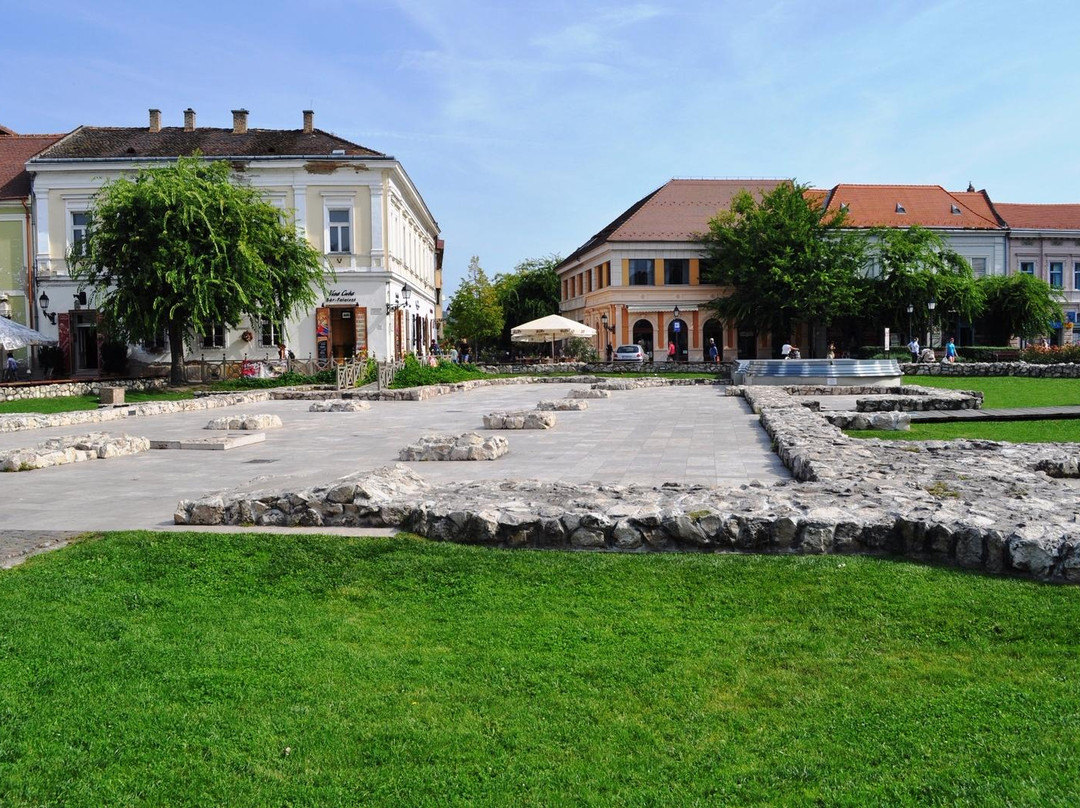 Tragor Ignác Museum - Crypt of St. Michael’s Church景点图片