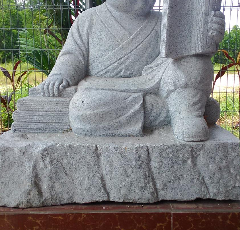 Tras Road Chinese Temple-Raub必去景点