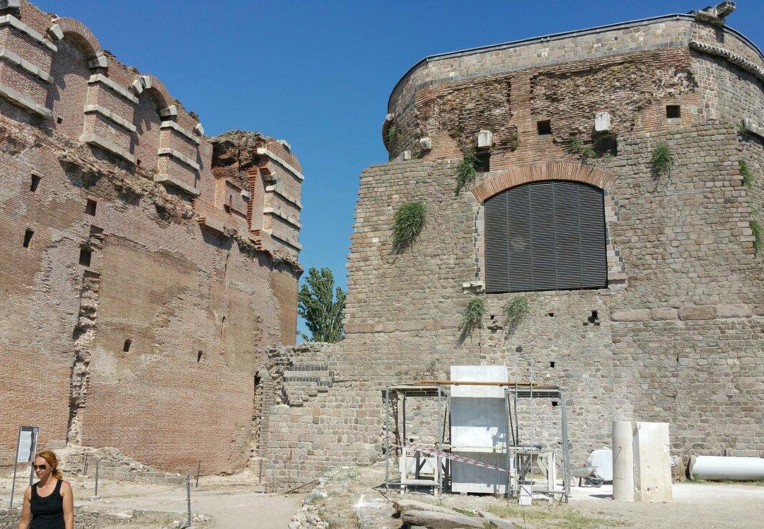 Red Basilica (Kizil Avlu)景点图片