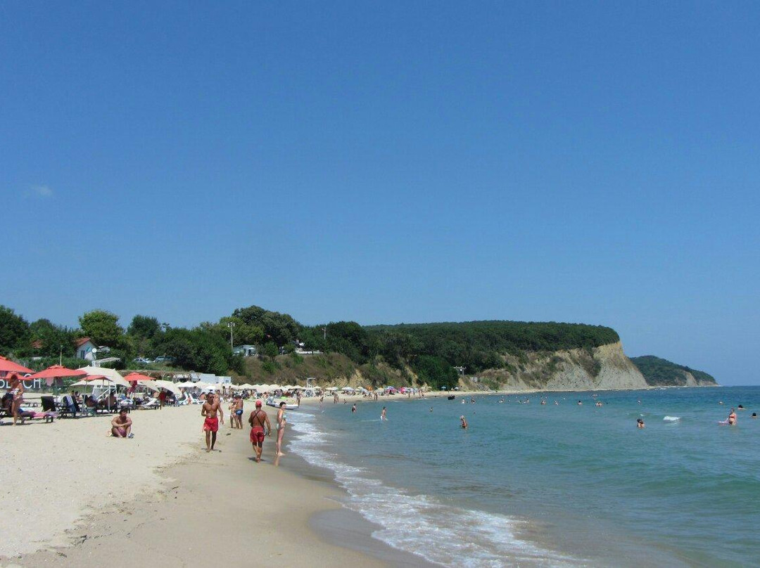 Irakli Beach-欧布佐必去景点