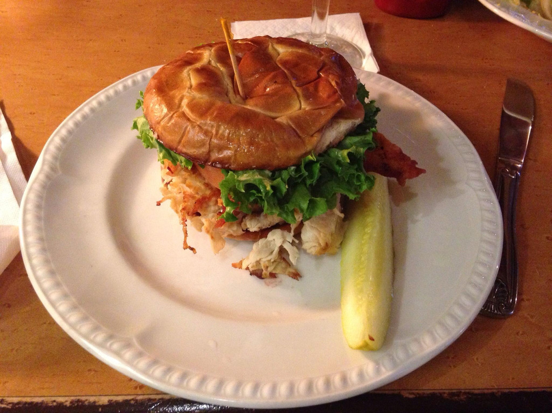 Johnny's On The Lake Bar & Grill