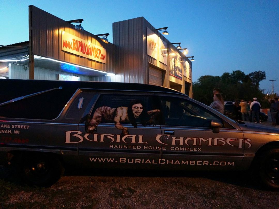 Burial Chamber Haunted House Complex-Neenah必去景点
