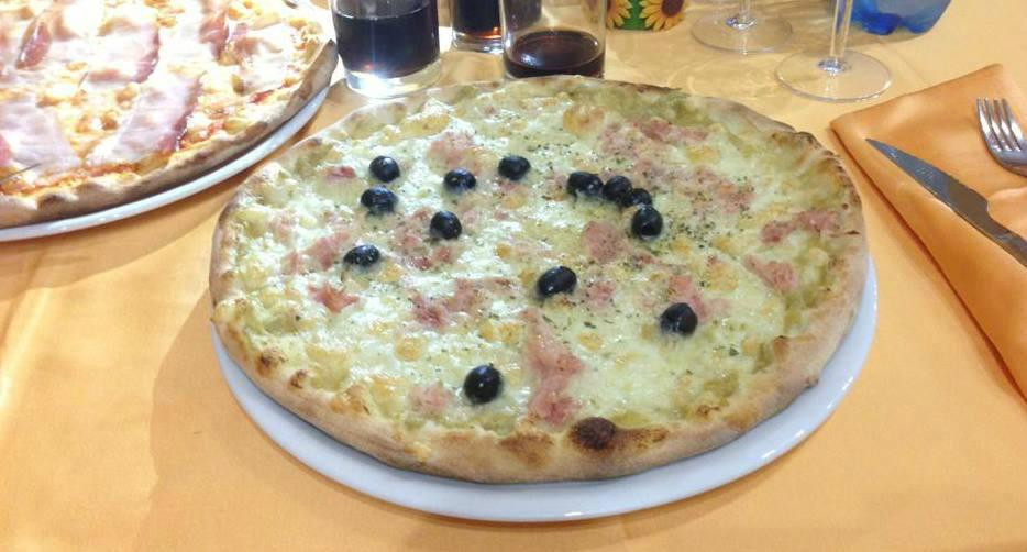 Corigliano Calabro餐馆和美食-Trattoria Pizzeria Il Girasole