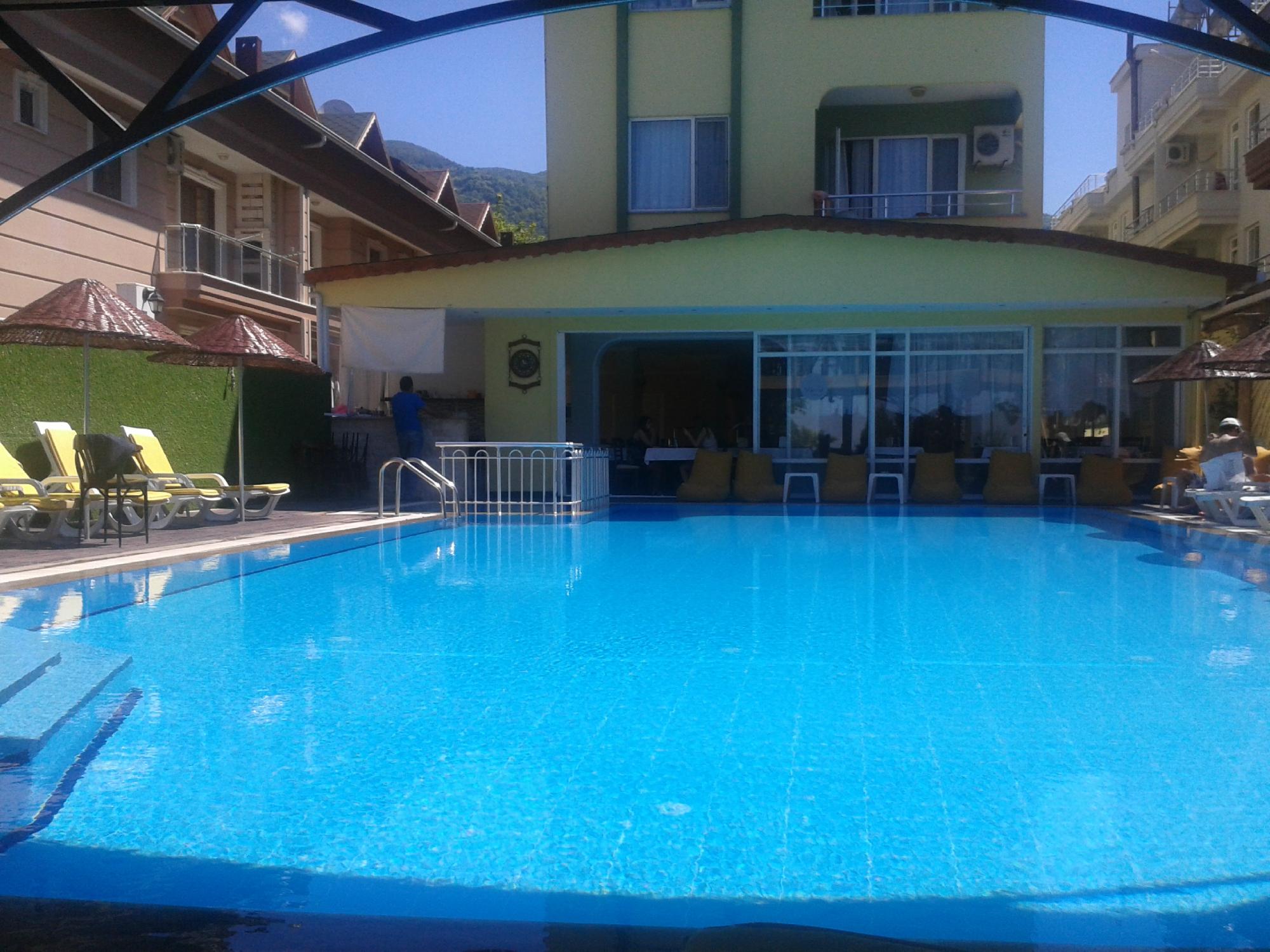 Denizati Paril Otel-泳池