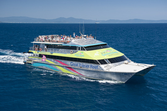 Big Cat Green Island Reef Cruises - Day Tour-凯恩斯必去景点