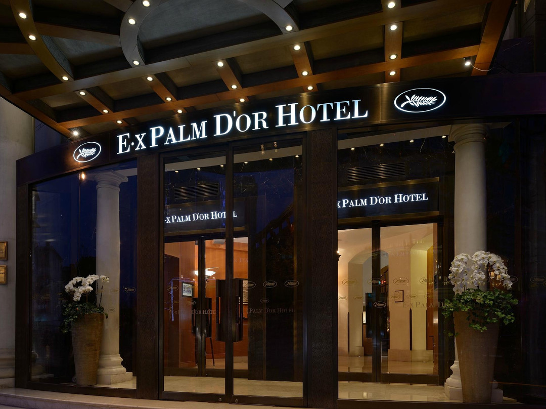 意杰·金棕榈酒店主图