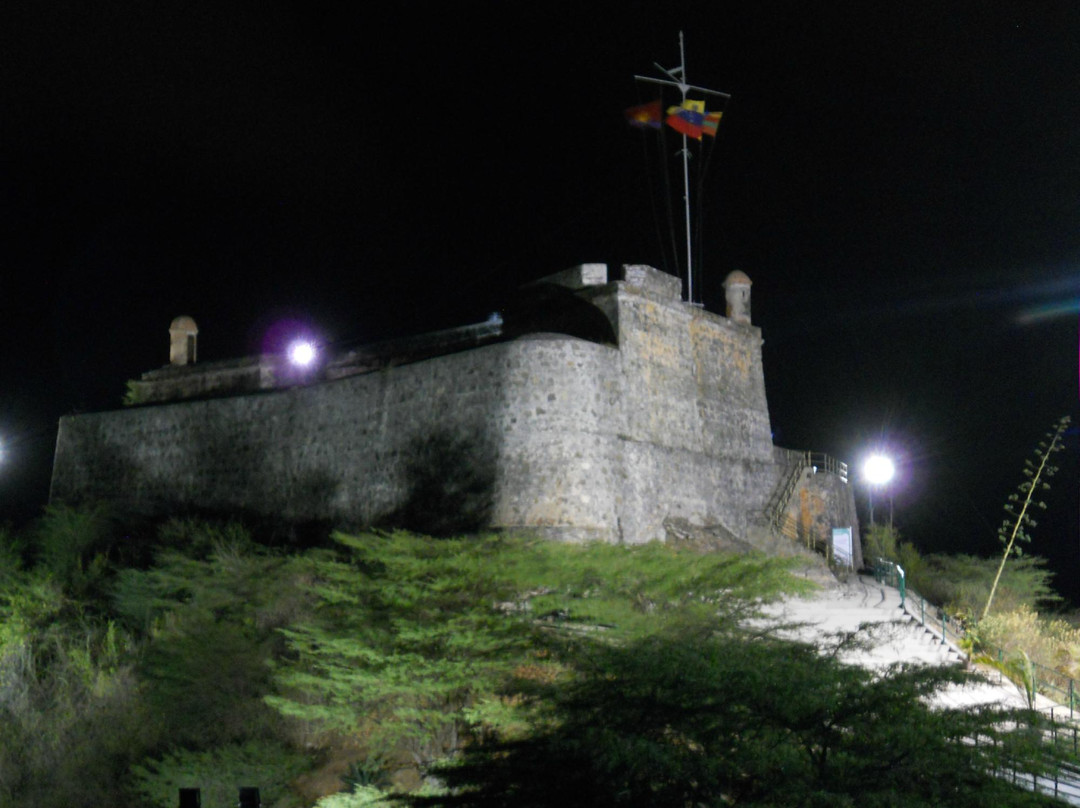 Fortin Solano-Puerto Cabello必去景点