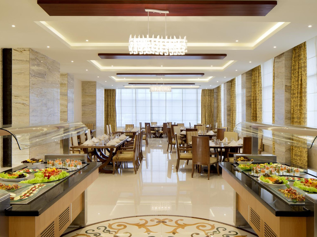 Highcrest Hotel主图