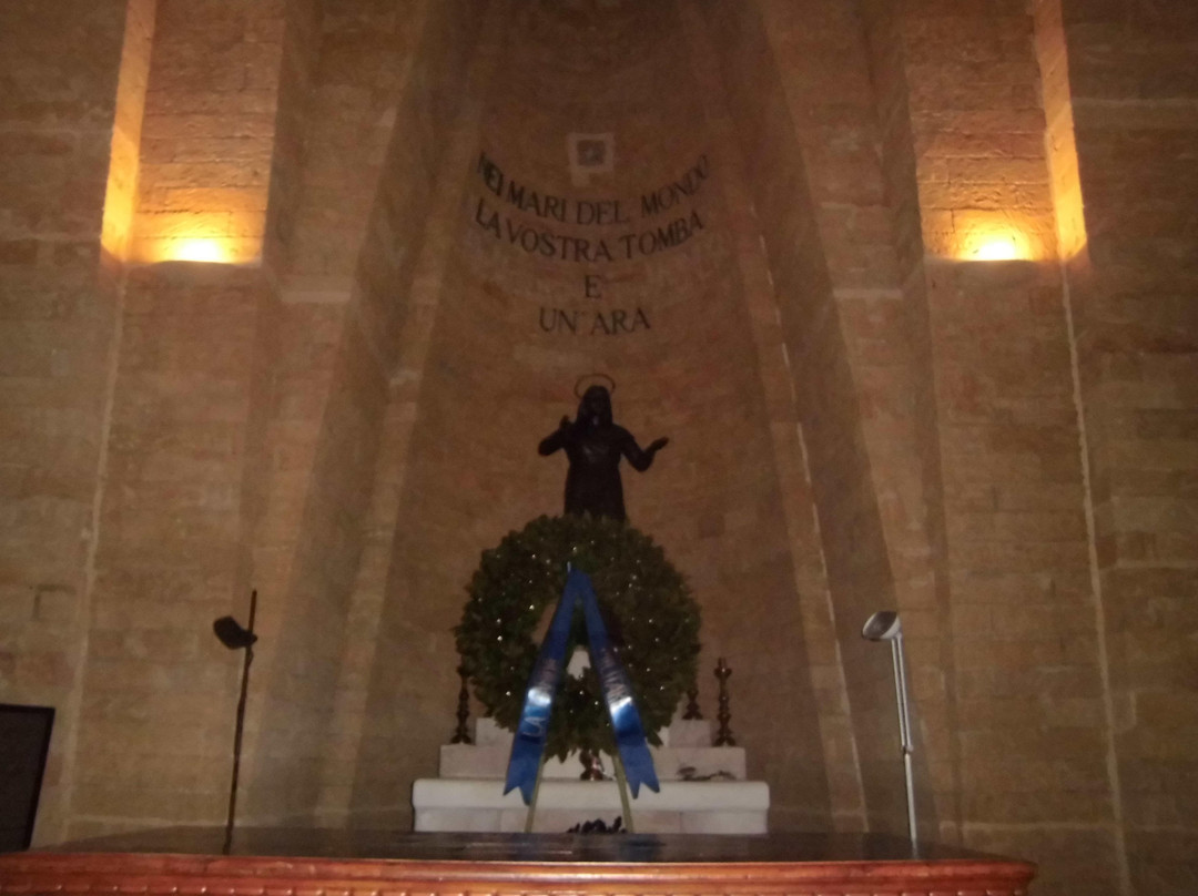 Monumento al Marinaio d'Italia-布林迪西必去景点