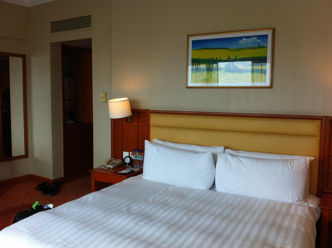 昆明君樂酒店主图