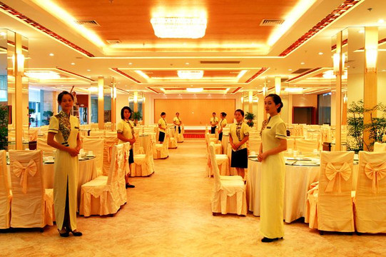 张家界皇廷大酒店主图