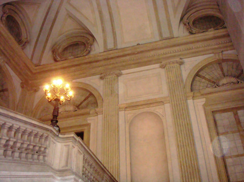 那不勒斯皇宫-米兰必去景点