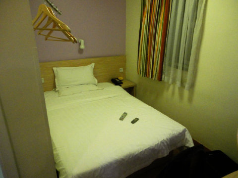 7天酒店·重庆解放碑上清寺中心店-客卧