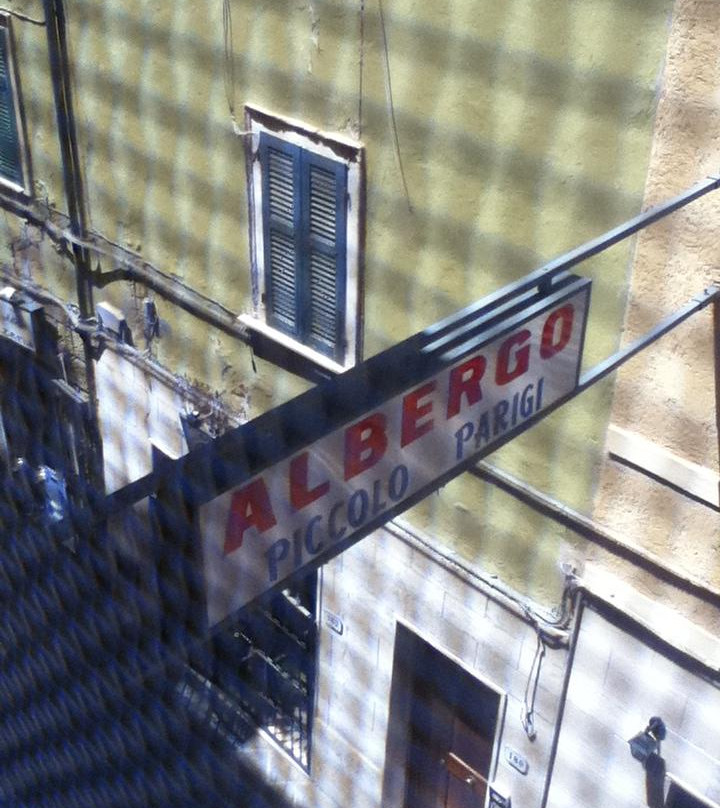 Terrarossa酒店住宿-Albergo Piccolo Parigi