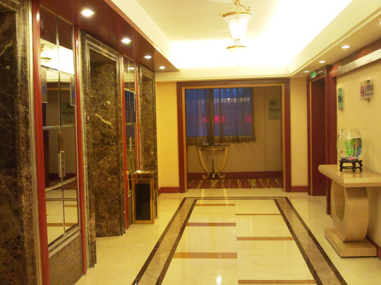 新良大酒店主图