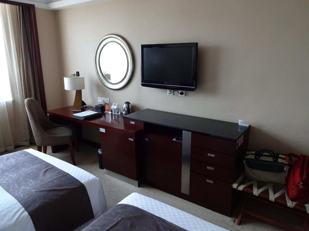 峰岩建国饭店主图