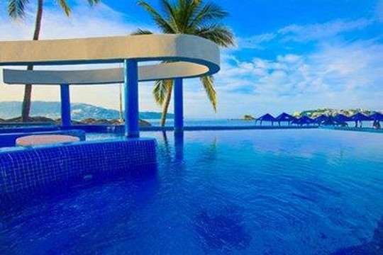 克里斯塔尔阿卡普尔科海滩酒店主图