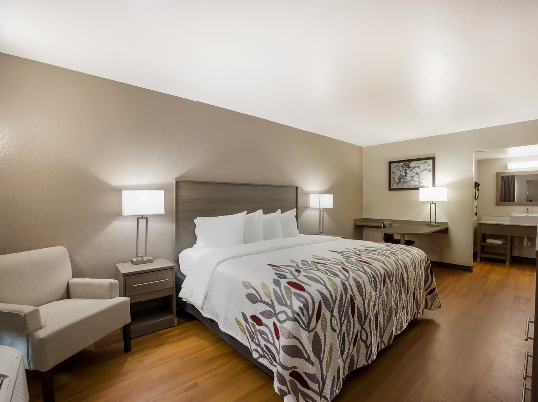 Red Roof Inn & Suites Thomasville