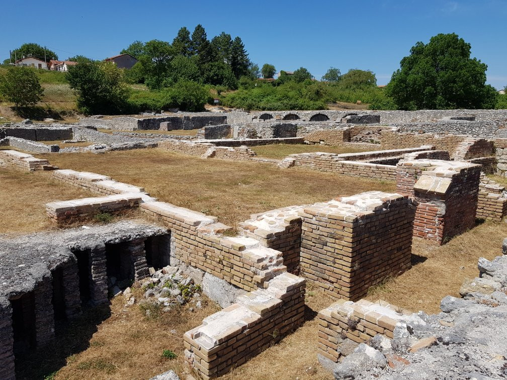 Area Archeologica di Alba Fucens景点图片