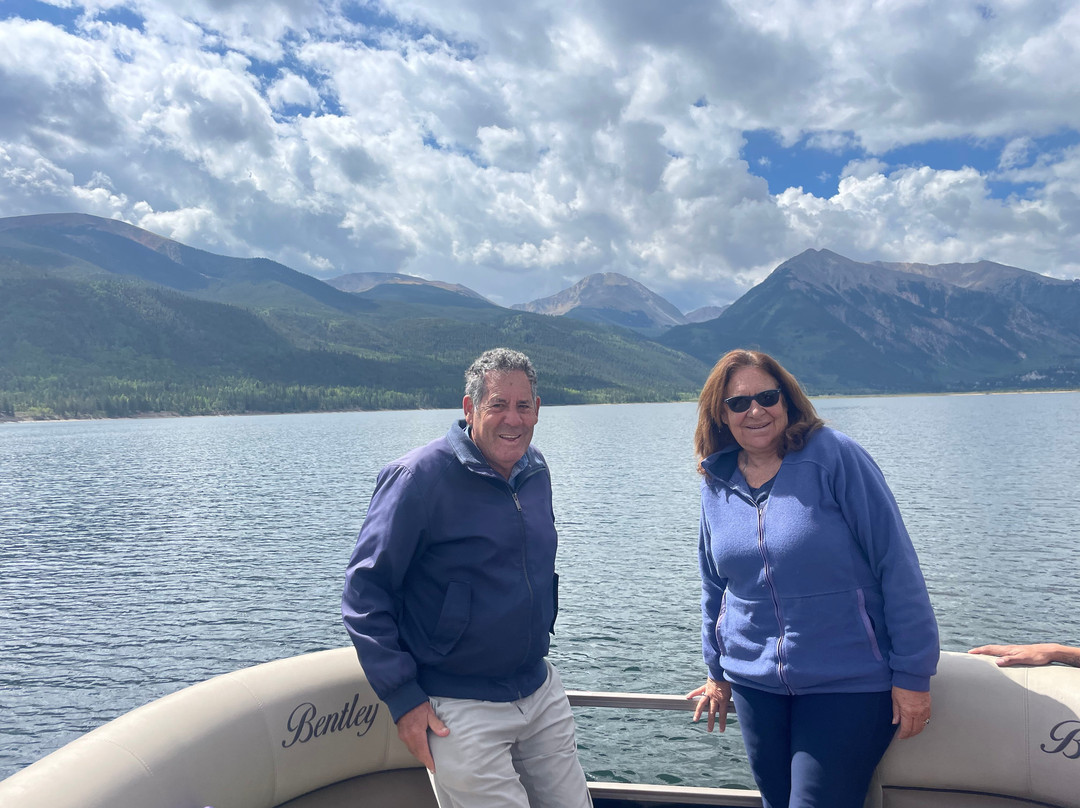 Twin Lakes Roadhouse Lodge And Cabins主图