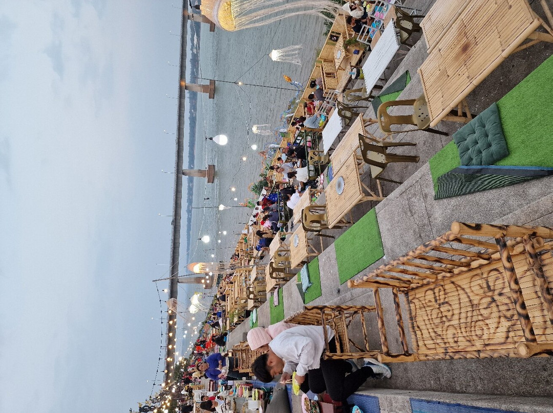 姆克达翰河滨酒店主图