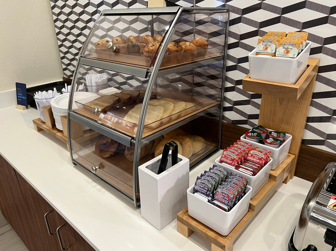 Holiday Inn Express & Suites Salem North - Keizer By IHG主图