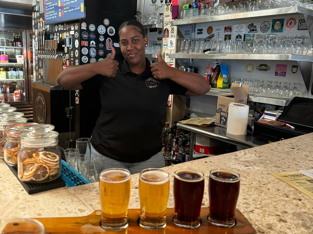 Turk's Head Brewery-普罗维登西亚莱斯必去景点