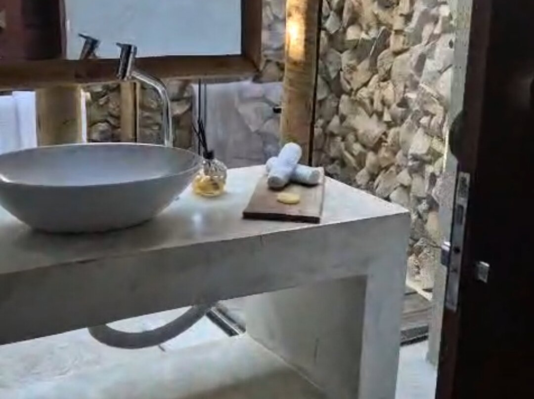 Aloha Village Hotel主图