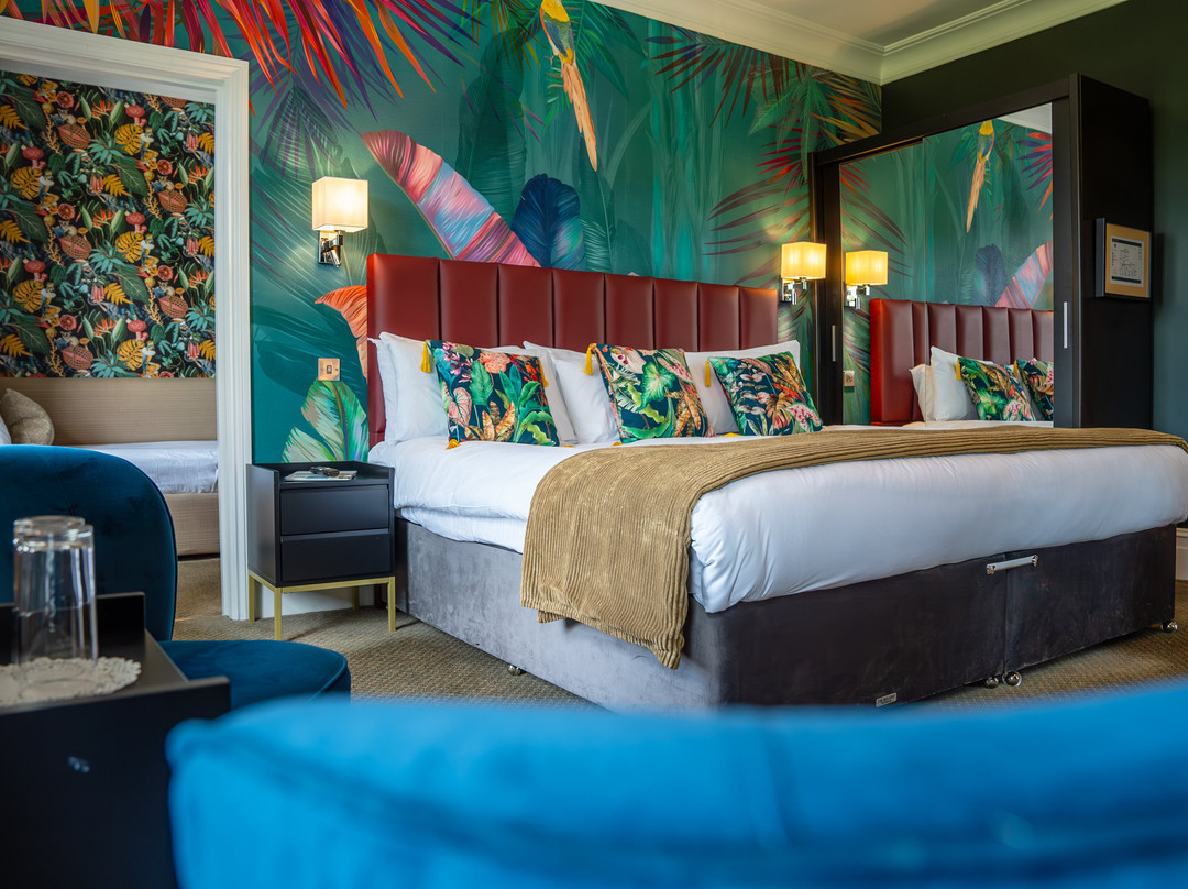 巴尔默草坪酒店主图