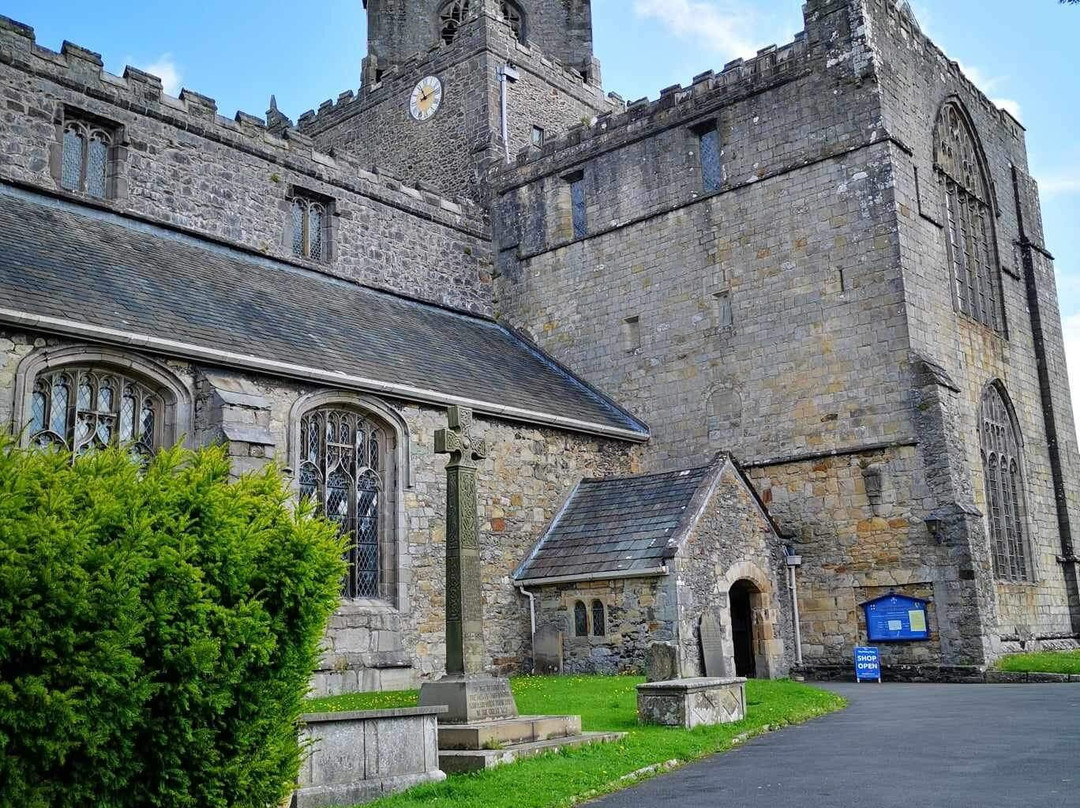 Cartmel Priory景点图片