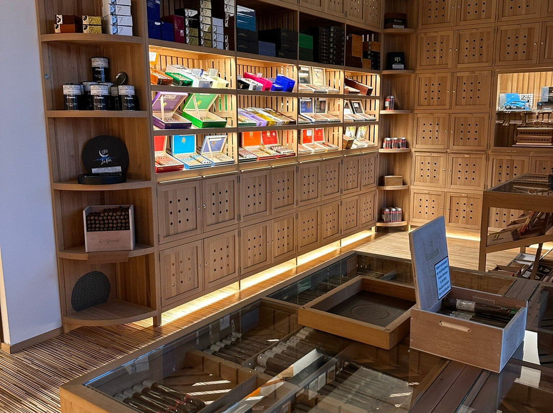 Cigar Lounge 33景点图片