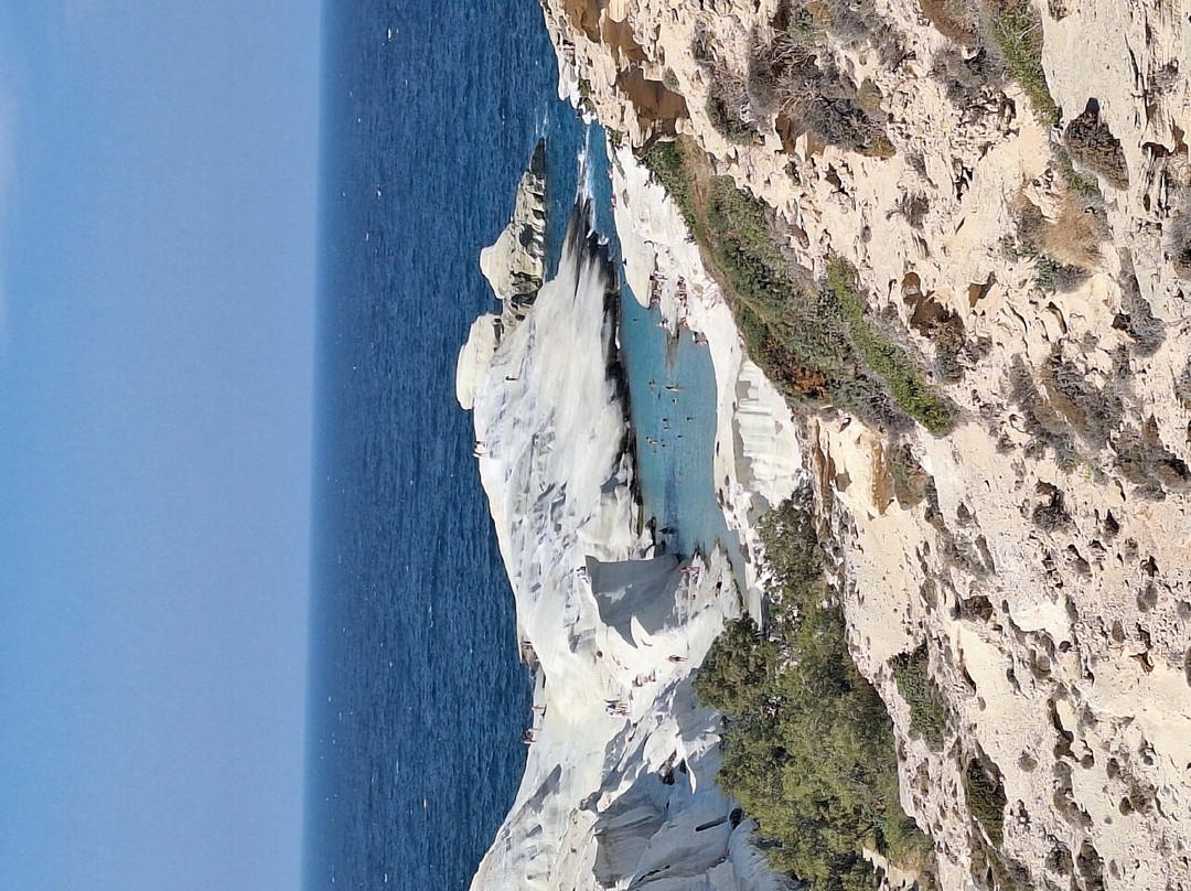 Sarakiniko Beach景点图片