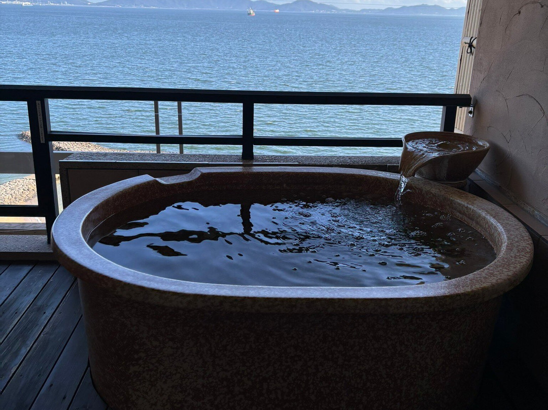 银波庄酒店主图