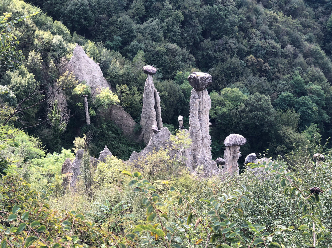Piramidi di Zone景点图片