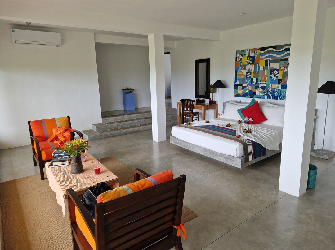 白金汉帕勒斯酒店主图