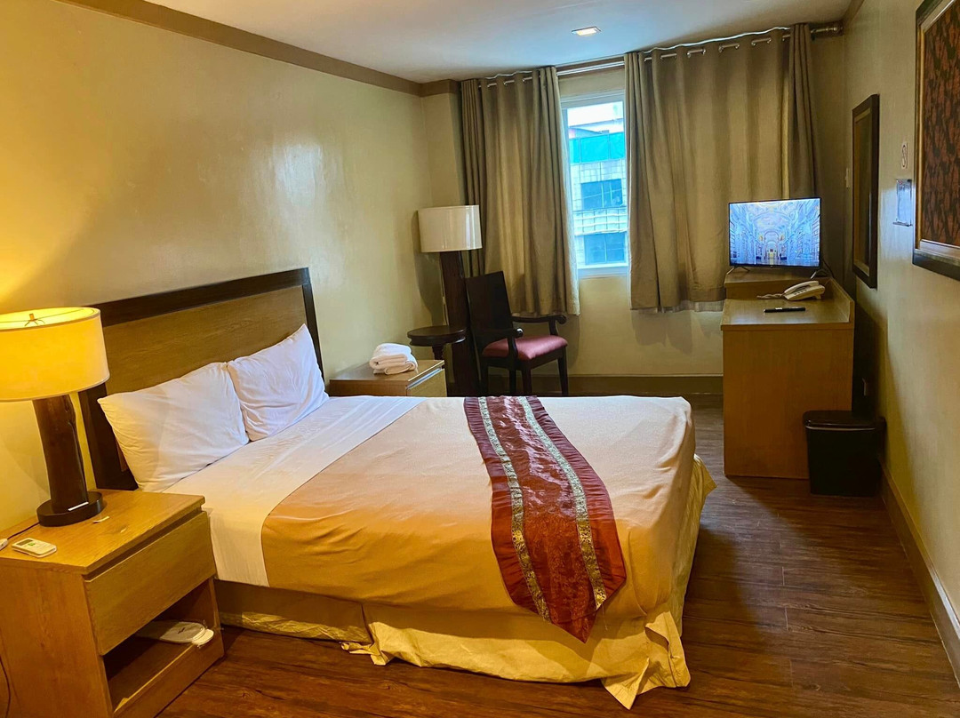 Holiday Park Hotel主图