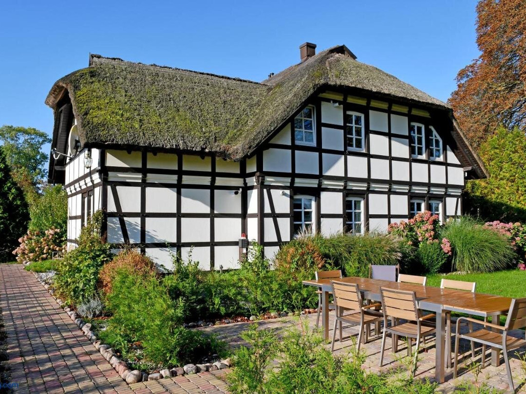 Reetdachfachwerkvilla am Wiesengrund