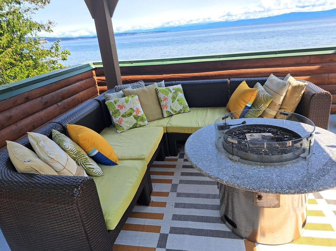 Qualicum Breeze Beach Resort主图